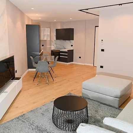 White Hill Hotel, & Conferences 5* Durrës