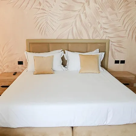 White Hill Hotel, & Conferences 5* Durrës