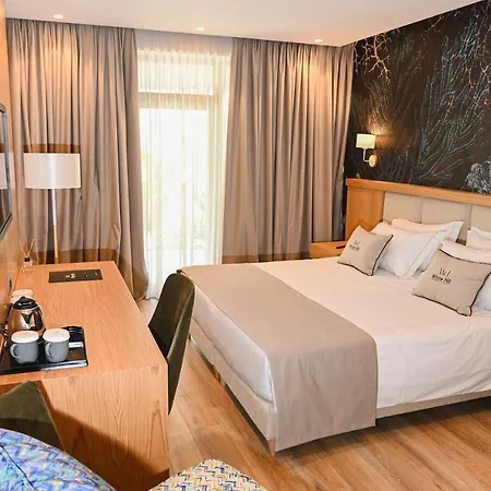Hotel White Hill Hotel, & Conferences 4*