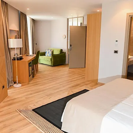 Hotel White Hill Hotel, & Conferences 4*