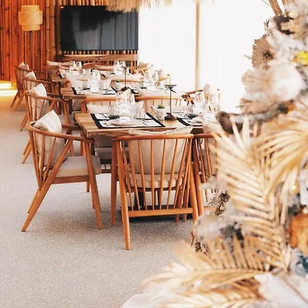 White Hill Hotel, & Conferences 5* Durrës