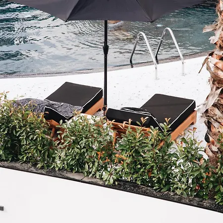 White Hill Hotel, & Conferences 4* Durrës