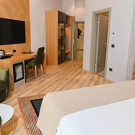 White Hill Hotel, & Conferences 4* Durres