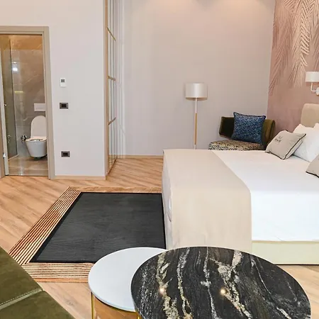 White Hill Hotel, & Conferences 5* Durrës