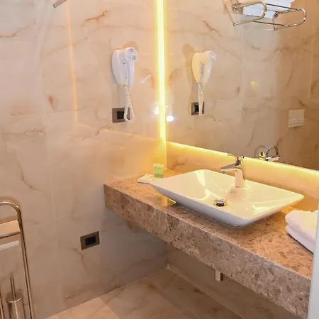 Hotel White Hill Hotel, & Conferences 4*